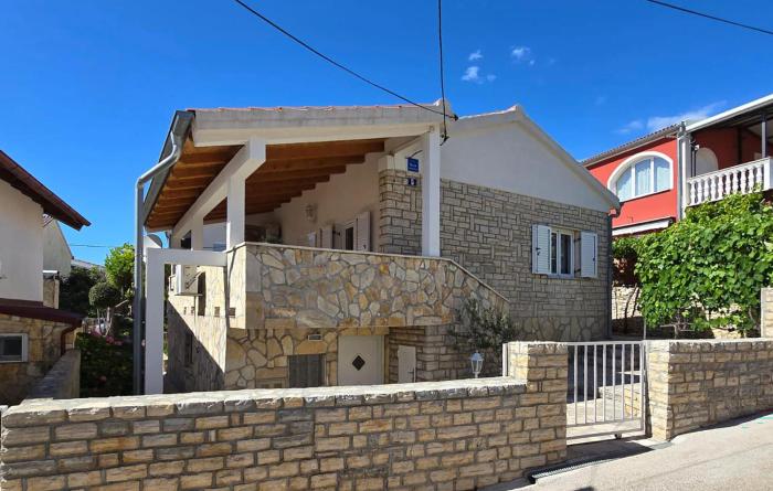 3 Bedroom Stunning Home In Krusevo