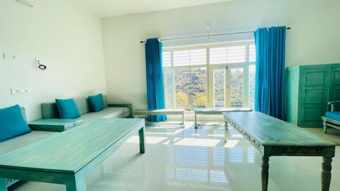 Shikhar Bunglow - A Stunning Valley View Bunglow in Mount Abu