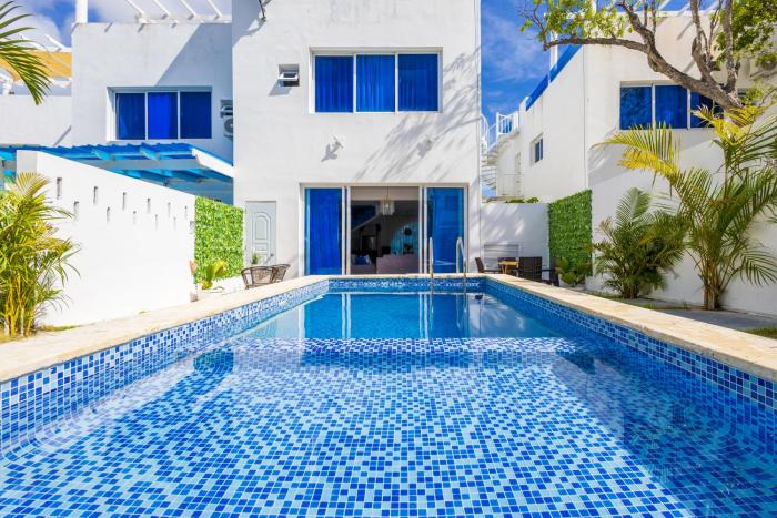 3BR Villa with Pool, Rooftop, and BBQ - Gated Area