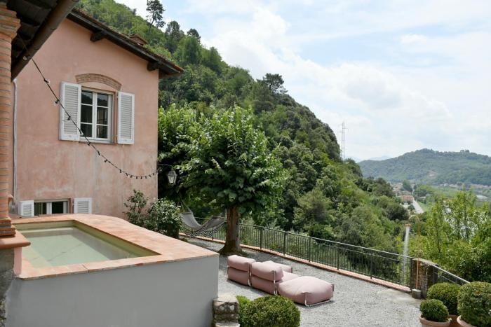 Villa Mia Lucca - Modern Comfort in the Tuscan Hills