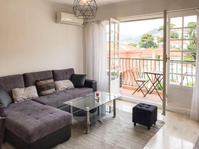 Lympia - one bedroom apartment near the port