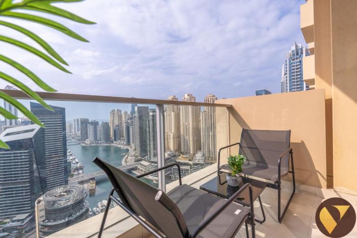 Vogue Vacation Homes, Marina JW Marriott with Direct Access to Marina Mall, Studio Apartment with Balcony and Marina Skyline View, Access toAmenities