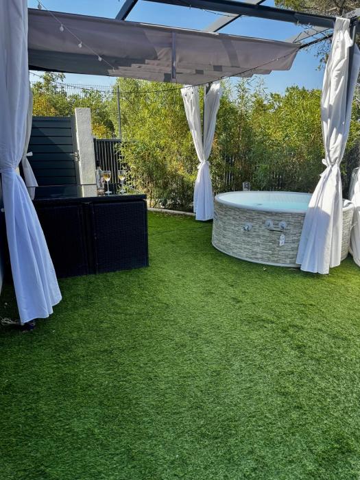 Le Monde Éphémère d Emilie Logement indépendant 2étoiles avec jacuzzi