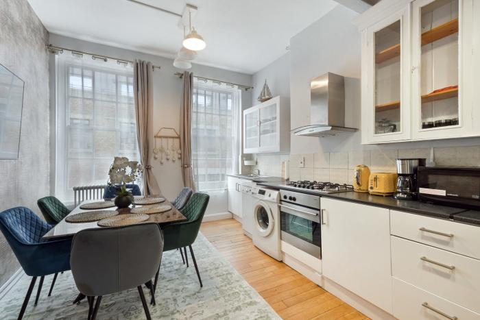 Hatton Gardens - 2 Bedroom Family Apartments