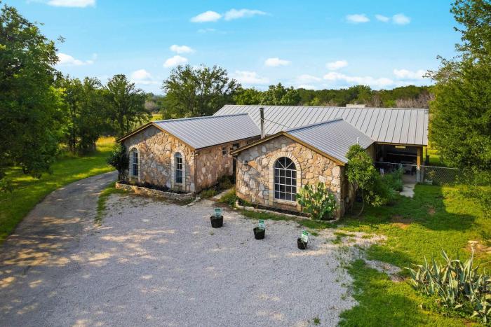 2br Texas Countryside Home w Hot Tub