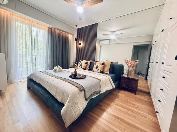 Modern Athenian Riviera Apartment