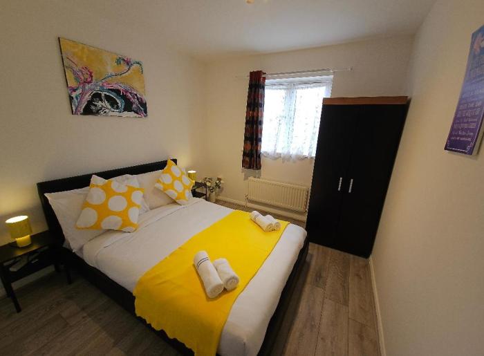 Charming Retreat for 6 People in London