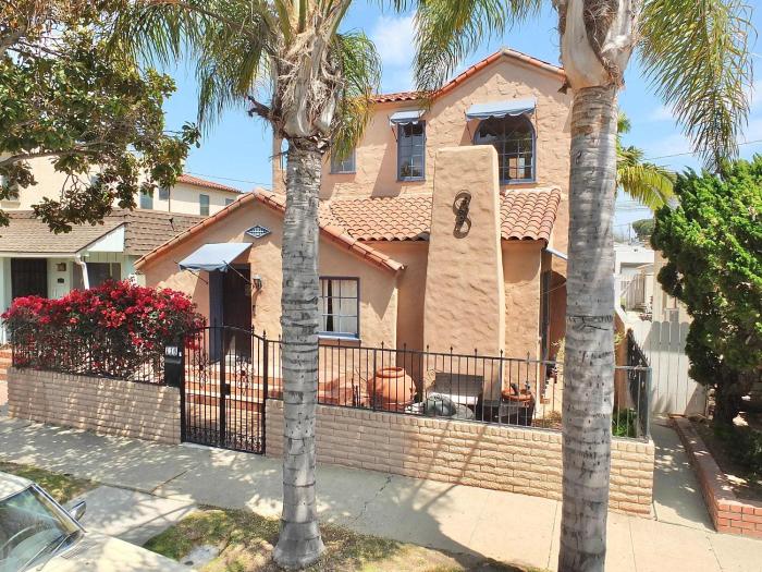 La Brisa - One Block from the Beach