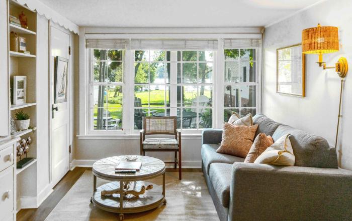 Williams Bay Lakefront Retreat - Walk the Lakepath