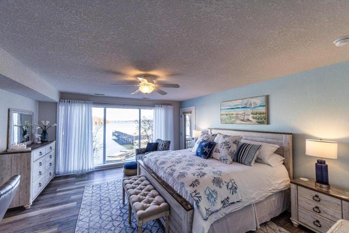 Lazy L at the Lake - Chic 3 BDR Condo with Boat Slip