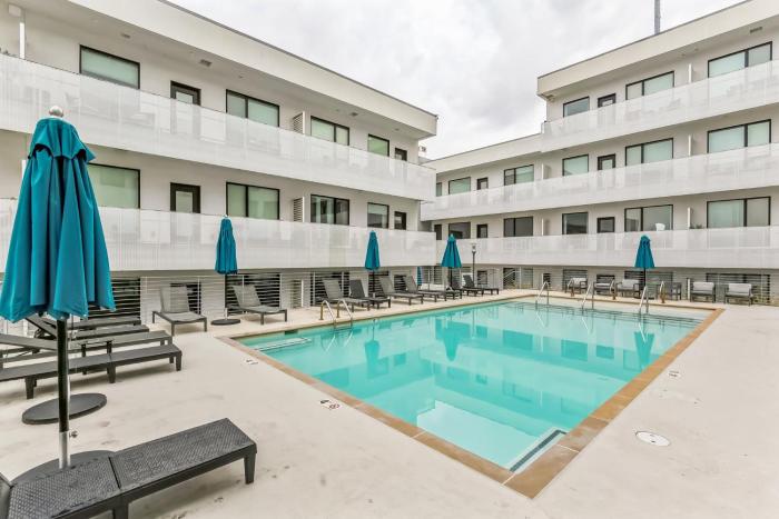 Chic Condo for 8 in Desirable Gulch Neighborhood