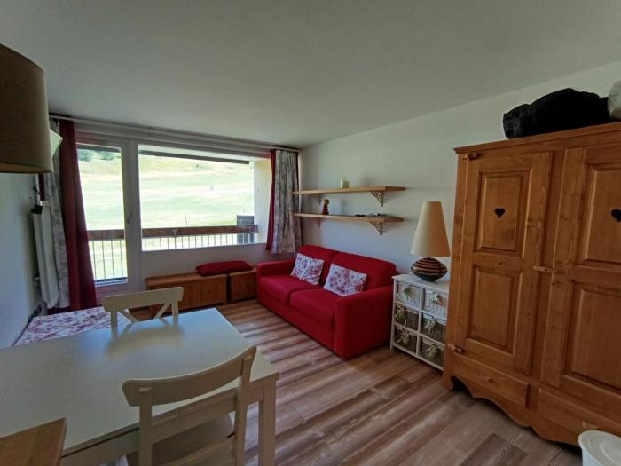 Studio skis aux pieds Sud, balcon, parking privé - FR-1-445-224