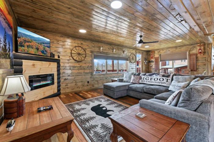 Mountain Retreat with Hot Tub & Games Sleeps 10