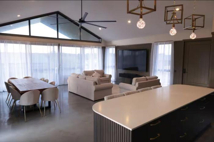 Happy Stays Braidwood