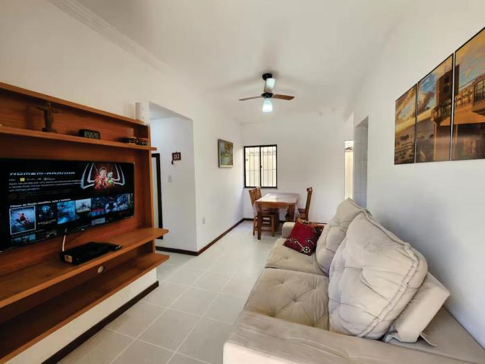 Imóvel na praia com dois quartos climatizados