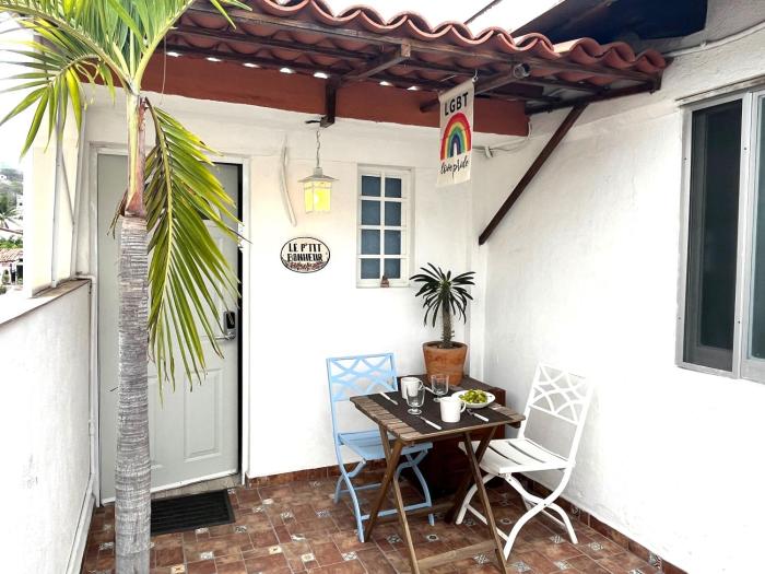 Le Petit Bonheur - Intimate Haven - Private Terrace