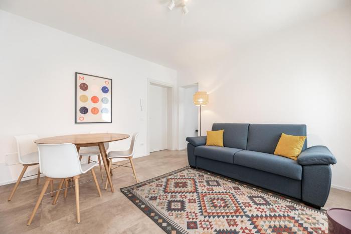 Elegant City-Center Apartment in a Villa with Free Private Parking