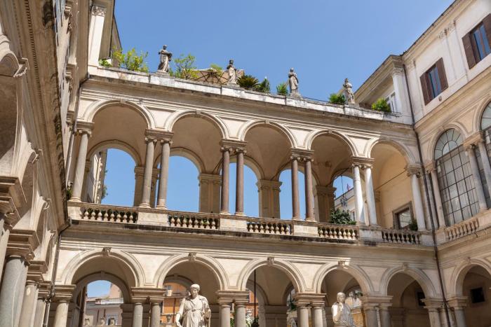 Casa Paolina, Burghesius homes