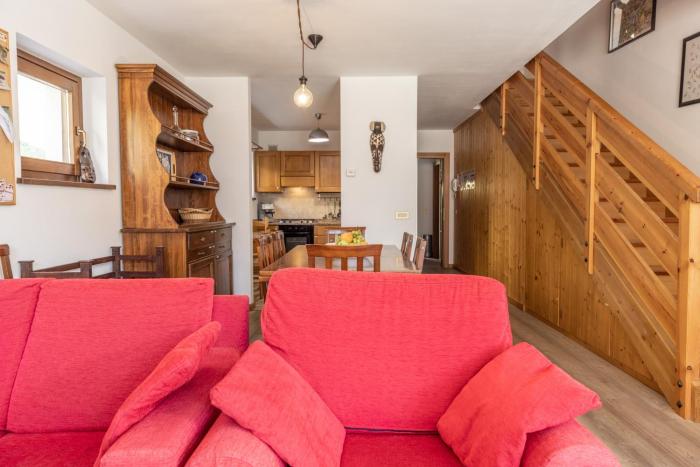 Casa Cavina, ampia con giardino e garage