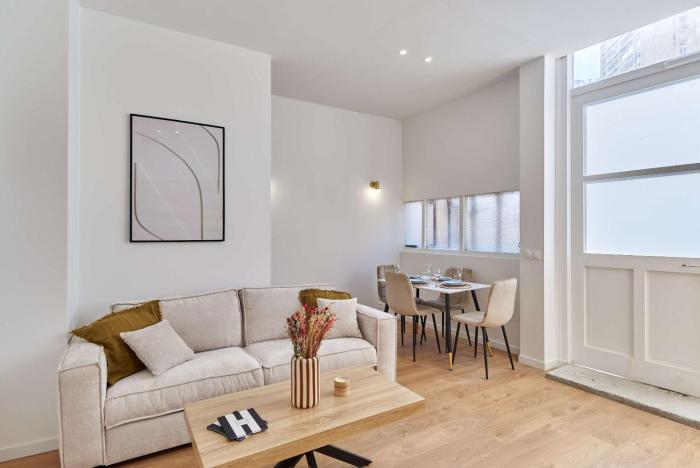 Residence with AC apartments Buttes Chaumont Park