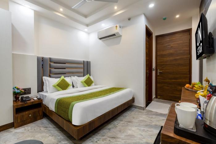 Hotel U-N Star - Walk in from New Delhi Railway Station and Connaught Place