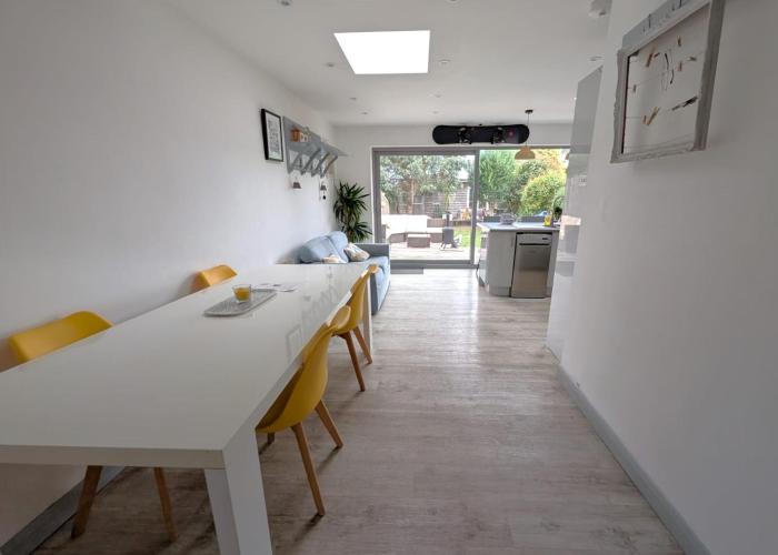 Chichester House I Free Parking I Nearby Beaches I Chichester Holiday Properties