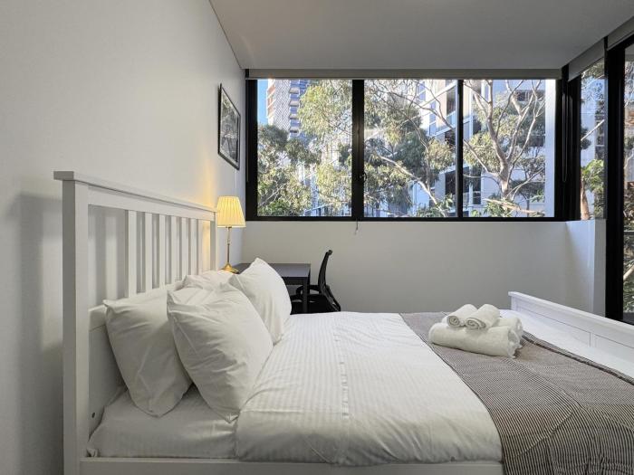 Efficient 2 bedrooms Apt with 3 Beds