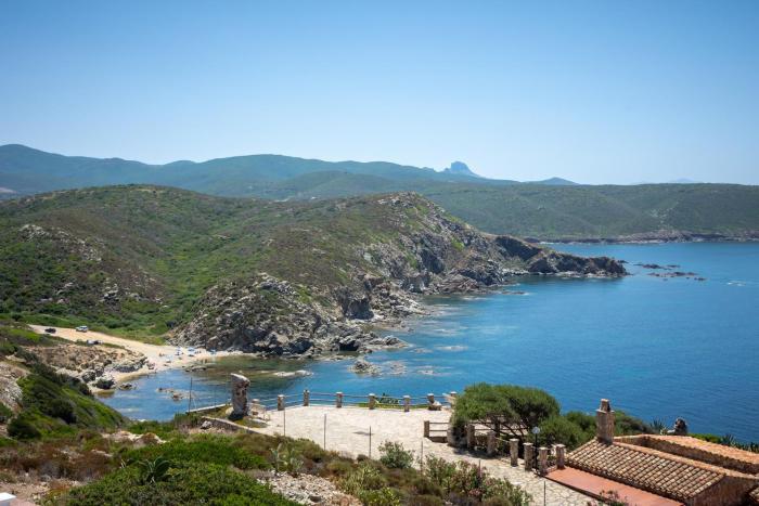 GuestHost - Sa Serenada