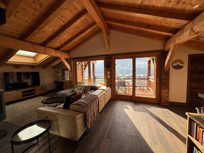 Beautiful chalet with panoramic views in Samoens walking distance to the village