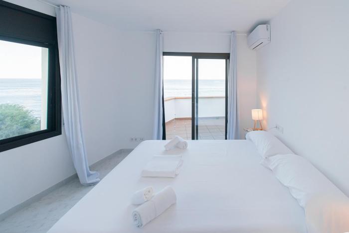 WELCS APARTAMENTO 274 EMP primera linea de mar