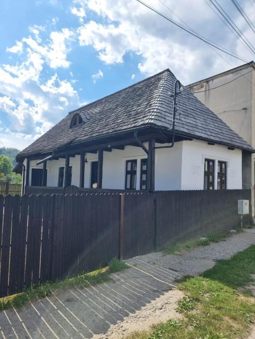 Casuța din Domnești