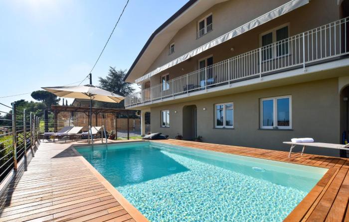 4 Bedroom Gorgeous Home In Massarosa