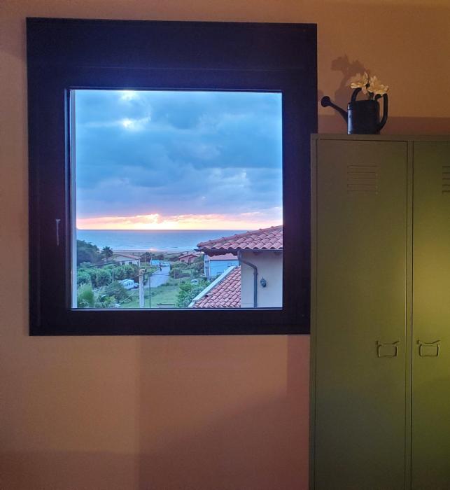 MC Vega- Mi Casina con vistas al mar