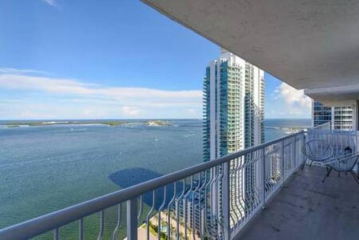 Brickell 3802 · Picturesque Bay Views Pool Sleeps 8 Gym