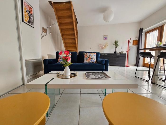 Cité Episcopale proche cathédrale et passerelle