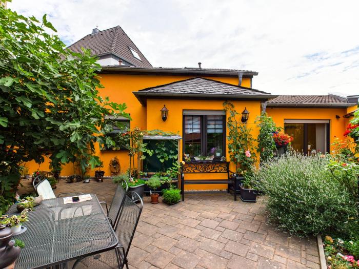 House Felecia - Phantasialand, Therme Euskirchen, Eifel-Region