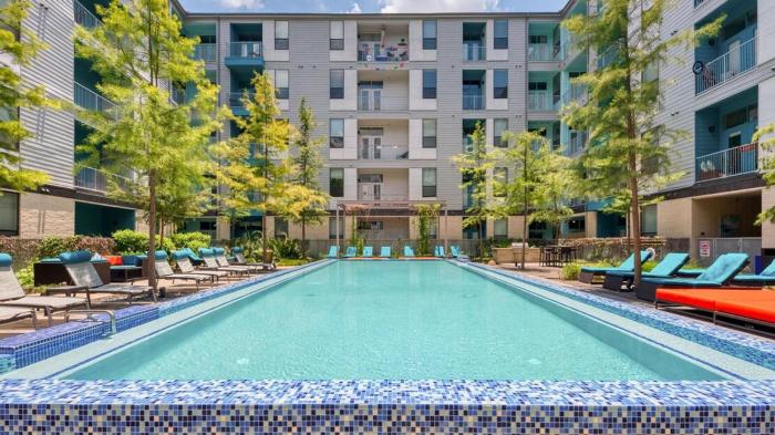 Downtown San Antonio Apartments by Landing