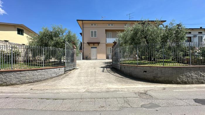 Casa in mezzo agli Ulivi