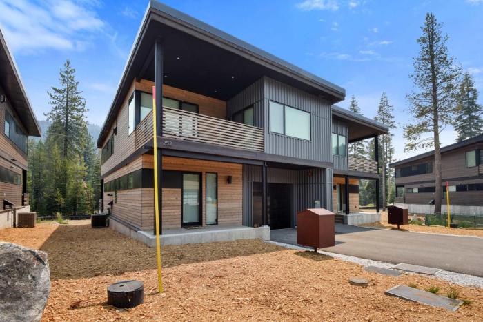 Enjoy Paradise Hot Tub Bike & Beach Equipment