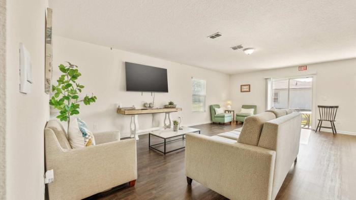 The Robins Nest - 3 BDR 15 Min to Downtown