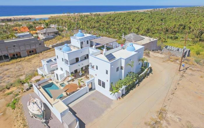Ocean View Todos Santos Apt, Pool, and Beach Club!