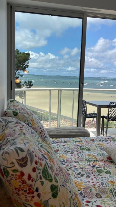 Première ligne - Vue mer exceptionnelle - Accès direct plage - Grand balcon - Parking privatif clos - Tout à pieds