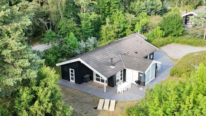 Lovely Cottage Near A Fantastic Beach