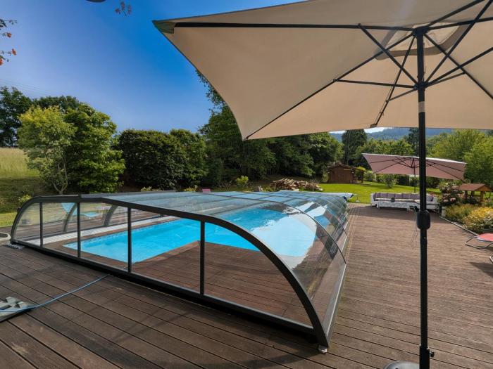 Chambre familiale avec piscine et SPA à Anould - FR-1-589-708