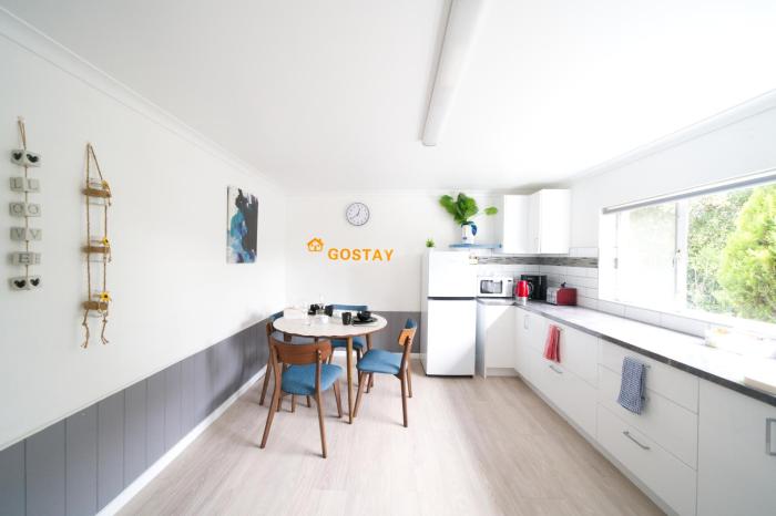 Campbell Green Door Entry Suite