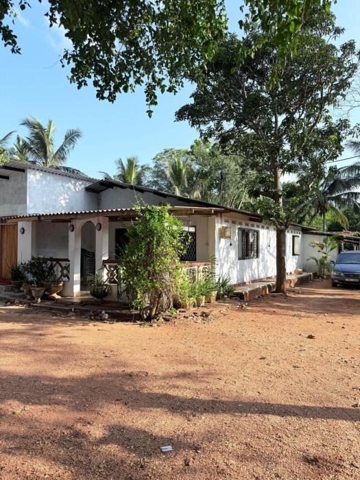 Hasaranga Guest house