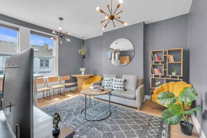 Stylish Lena Apartments Hammersmith by MySquare