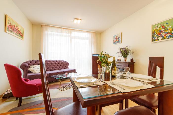 Central apartment with terrace
