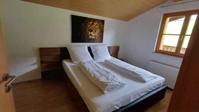 CROWN LIVING Krumbach Apartments - Ideal für Feriengäste, Geschäftsreisende und Monteure, Self Check-in, Parkplatz, Küche