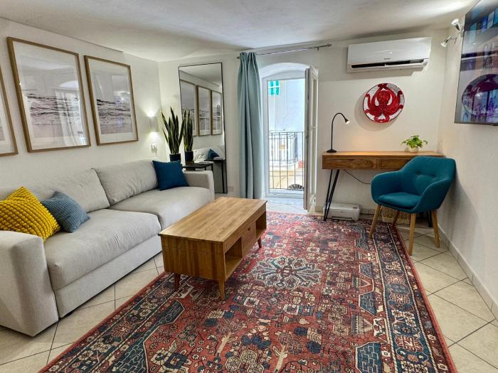 Stylish Apartment Steps from the Beach